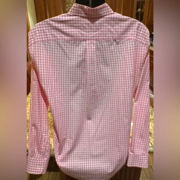 Vineyard Vines men’s button front shirt. Sharp pink gingham plaid with logo. Lg - Picture 7 of 7
